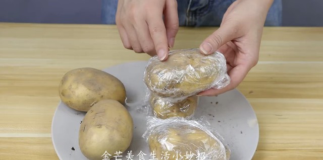 土豆怎么储存不长芽子，保存土豆的最佳方法图解