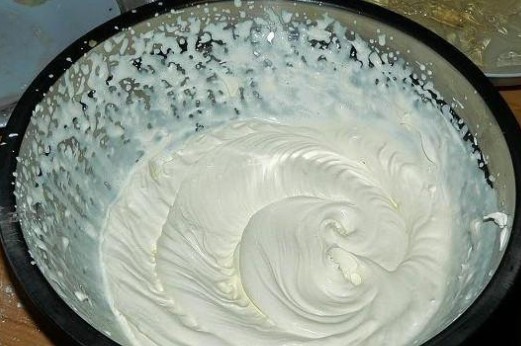 淡奶油可以冷冻保存吗，淡奶油打发方法步骤