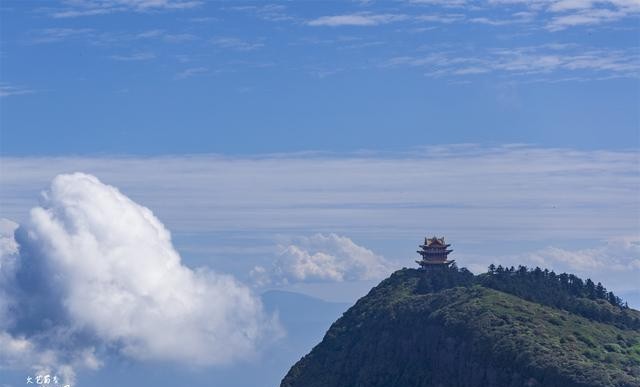 中国的名山大川有哪些呢，安利一生必去的6座山