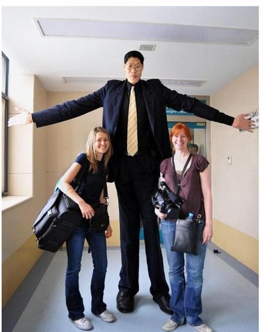 中国身高最高的人是谁，盘点中国最高的巨人