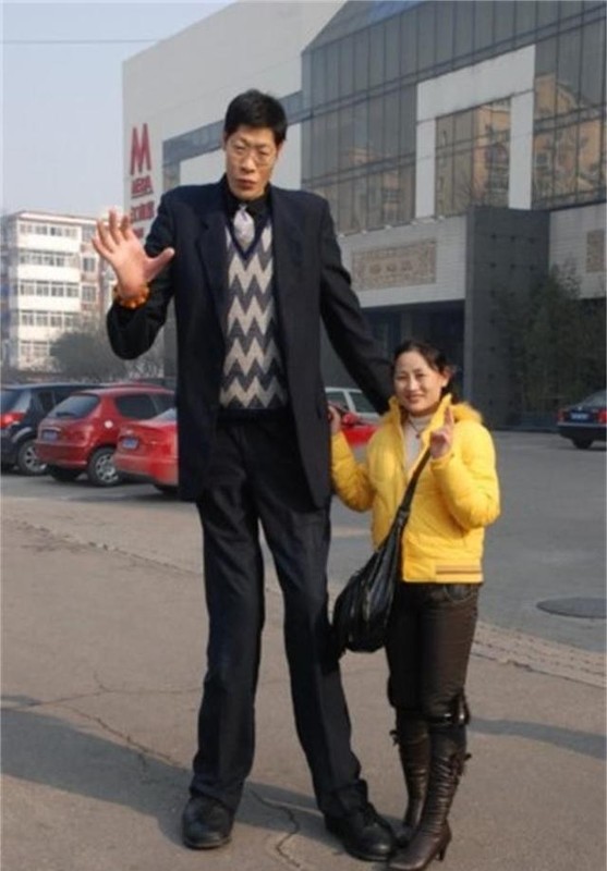 中国身高最高的人是谁，盘点中国最高的巨人