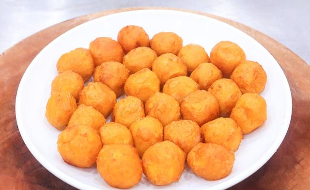 炸红薯丸子用面粉还是糯米粉，炸红薯丸子用的食材及做法