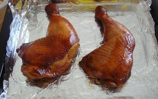 烤鸡腿包锡纸与不包有何区别，锡纸烤鸡腿自制方法