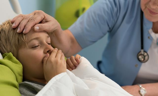 小孩晚上咳嗽厉害怎么治最有效，孩子夜间咳嗽的缓解办法