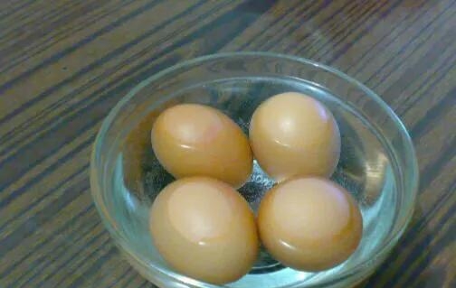 冷水煮鸡蛋10分钟能熟么，正确的煮鸡蛋诀窍