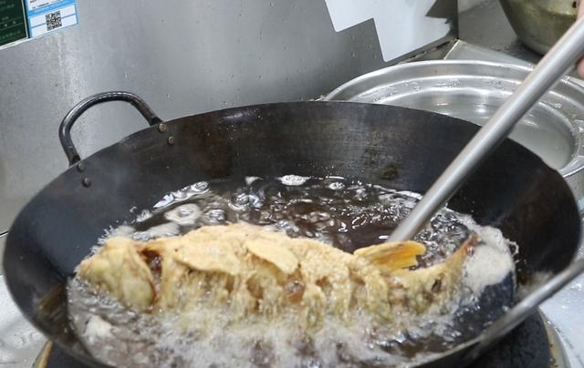 糖醋鱼的制作方法是什么呢，糖醋鱼家常美味烹饪做法