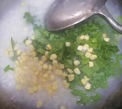 玉米粥煮多久能熟，芥菜玉米粥的制作步骤