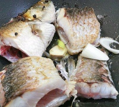 红烧草鱼的做法最正宗的做法，草鱼的营养功效