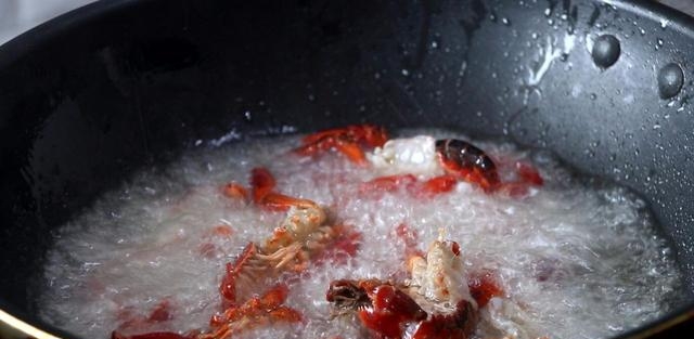 椒盐龙虾的正宗做法大全，家常椒盐小龙虾烹饪做法图解
