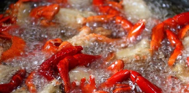 椒盐龙虾的正宗做法大全，家常椒盐小龙虾烹饪做法图解