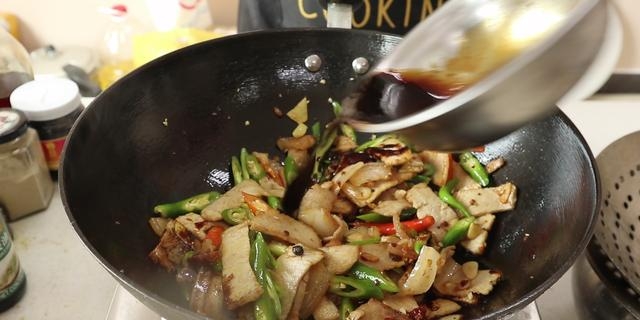 怎样做回锅肉简单又好吃，回锅肉简单营养的做法教程