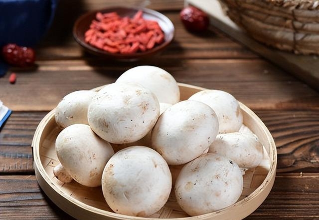 白蘑菇的功效与作用，白蘑菇的营养价值