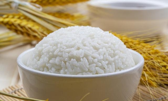 糙米饭和白米饭的区别，白米和糙米营养价值对比
