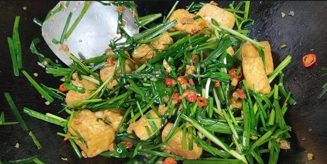 韭菜和豆腐能一起吃吗，豆腐加韭菜的简单做法教程
