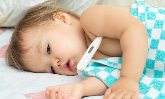 低烧反复发作的原因是什么，成年人和儿童的区别介绍