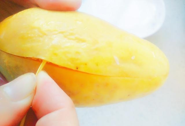 怎样切芒果最简便方法，切芒果的四个小妙招