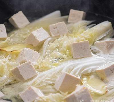炖豆腐的家常做法窍门，白菜炖豆腐的做法教程