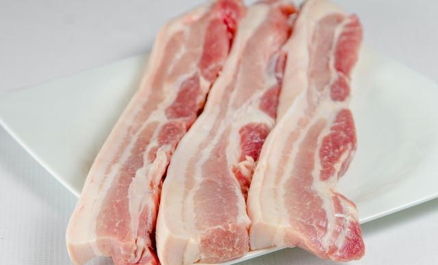 夏季生肉常温下能放多长时间，冰箱夏季保存猪肉的方法