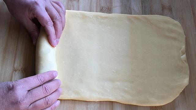 面包的制作配方是什么，自制牛奶面包的做法步骤