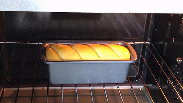 面包的制作配方是什么，自制牛奶面包的做法步骤