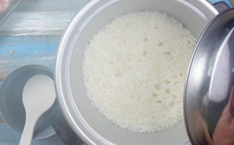 用蒸锅蒸米饭多长时间最好 附：蒸米饭怎样才能更香糯好吃