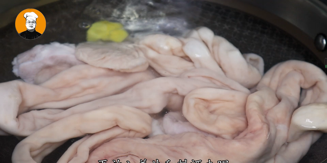 猪大肠怎么洗干净又没臭味，洗猪大肠干净又快速的小技巧