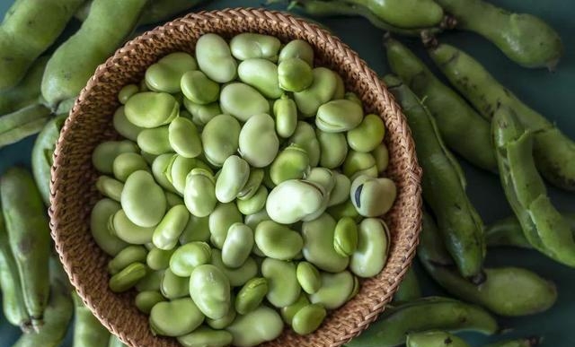 干蚕豆怎么炸又酥又脆又好吃，油炸蚕豆的制作方法