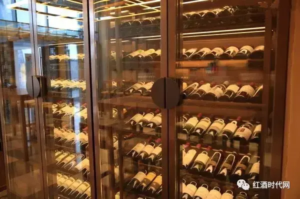 葡萄酒可以放冰箱冷藏吗，冰箱与酒柜的区别