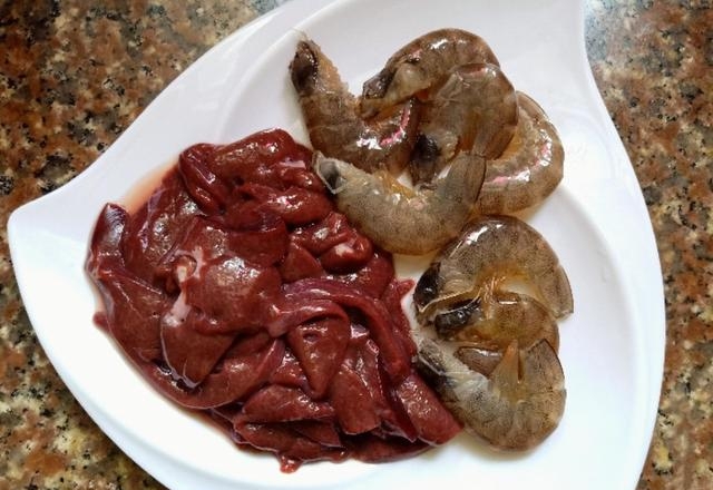 虾和猪肝可以一起吃吗，鲜虾与猪肝的做法教程