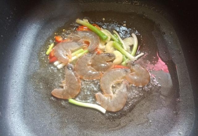 虾和猪肝可以一起吃吗，鲜虾与猪肝的做法教程