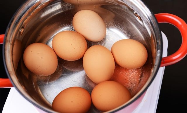 鸡蛋怎么煮好剥壳，鸡蛋剥壳的小窍门
