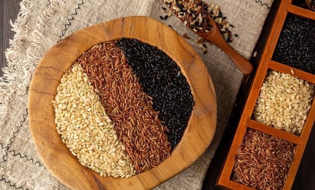 三色糙米饭是哪几种米，三色糙米和普通糙米的区别