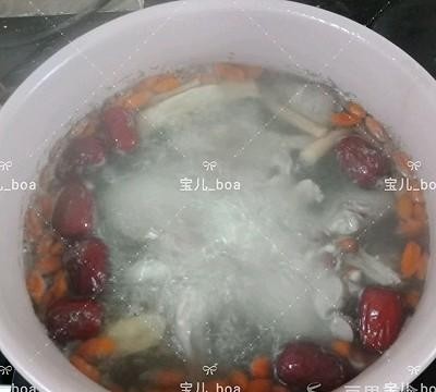 鸽子汤用什么材料炖，大补的鸽子汤做法步骤