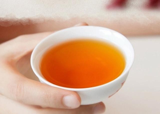 红茶和绿茶可以混在一起喝吗，不建议一起泡着喝的3个原因