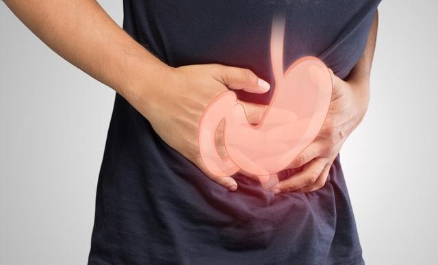 胃打嗝胀气是怎么回事，胃胀打嗝的三种原因