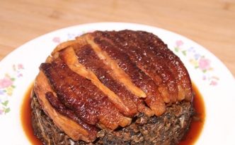 最正宗的梅菜扣肉怎么做 详细讲解：年夜饭必备的梅菜扣肉做法图解