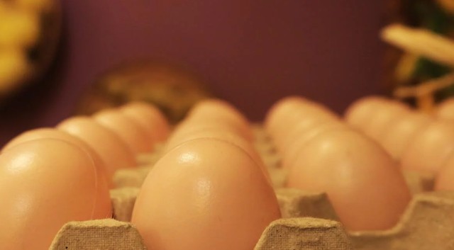 刚买的鸡蛋要放冰箱吗，买回来的鸡蛋正确放置方法