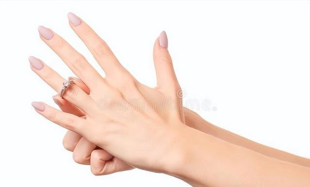 各个手指戴戒指的含义是什么，分享戴戒指的意义