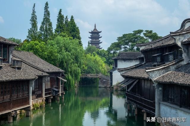 国内最值得去的旅游胜地大全，中国不去后悔的10大最美景区