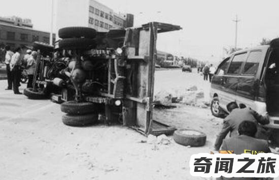 灵异的车祸事件,92年温州校车翻水库事件