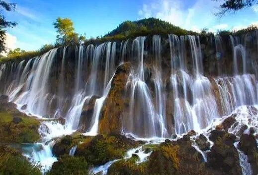 中国最宽的瀑布在哪里,位于四川的九寨沟诺日朗瀑布
