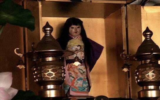 日本诡异人偶事件,直播中人形娃娃闹鬼