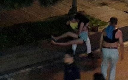 青岛女子醉酒遭性侵,疑被路人当街轮流猥亵图片视频曝光