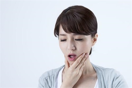 牙疼10秒止疼法最快的办法,牙疼含凉水缓解十几秒又疼怎么办