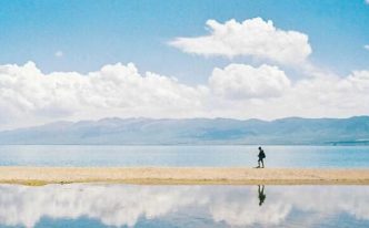 中国最大的咸水湖 最新面积达到了4583平方公里，深度最大为32.8米