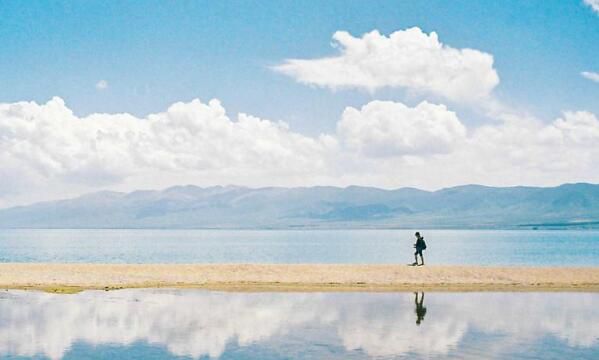 中国最大的咸水湖,面积达到了4583平方公里，深度最大为32.8米