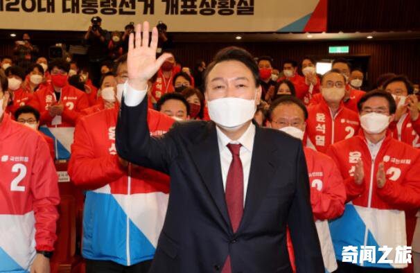 2022年现在的韩国新总统是谁,尹锡悦曾经亲手把朴槿惠和李明博送进监狱