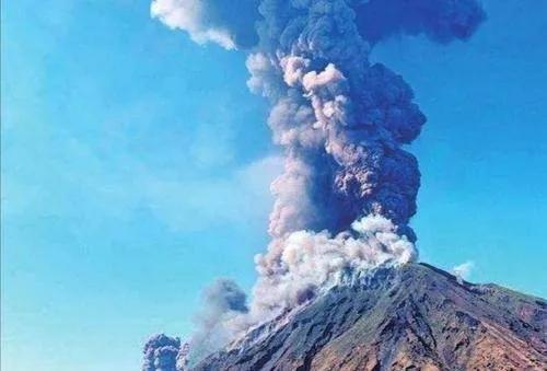 世界上最大的火山,基劳维亚火山1983年开始喷发一直持续到现在