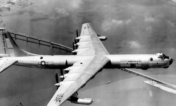 世界上最大的轰炸机,B-36轰炸机载弹量可以达到186吨