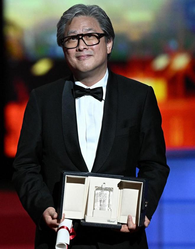 2022戛纳电影节获奖名单,中国女演员汤唯拿下了戛纳银幕场刊的最高分3.2分